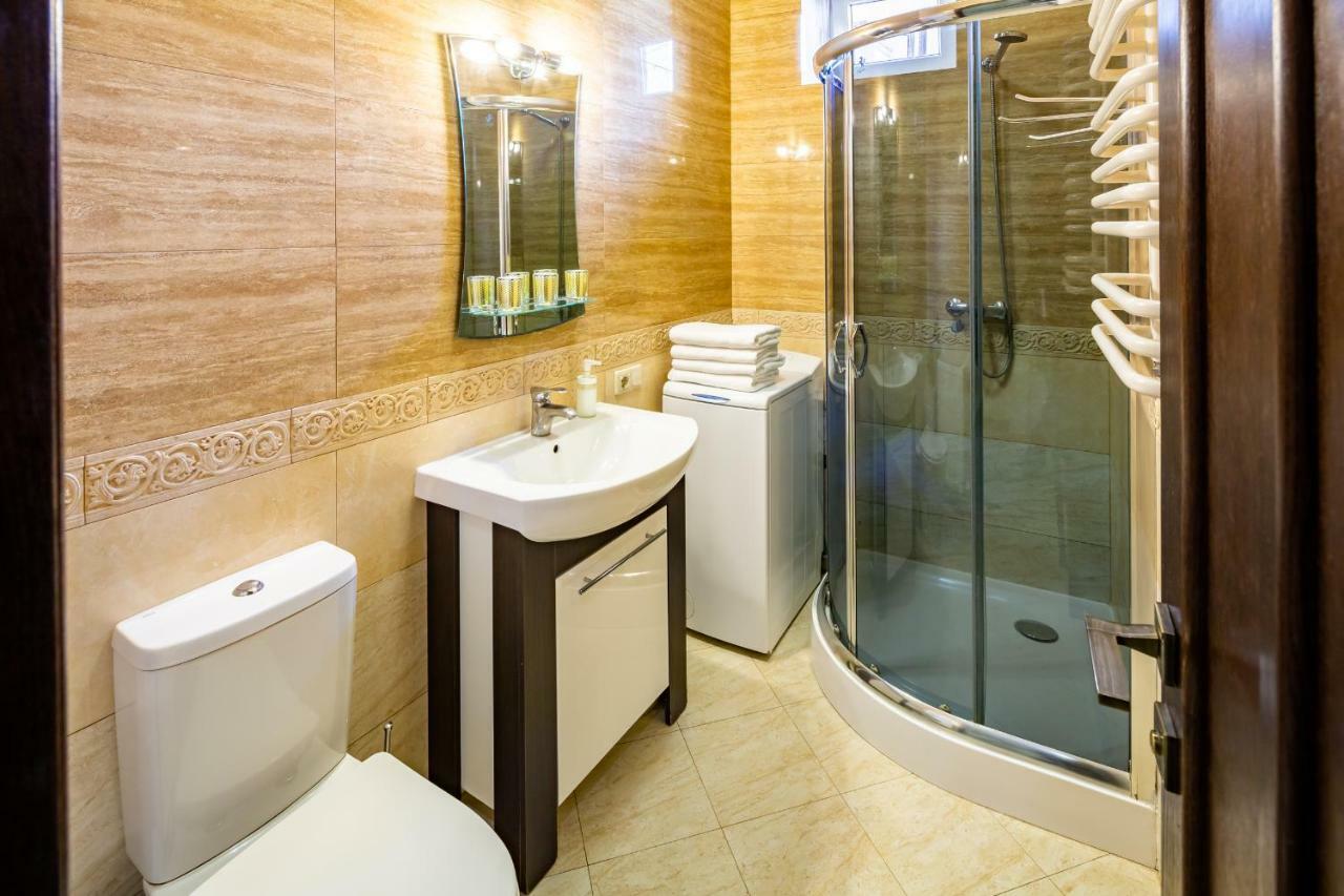 Alfa Apartments Kniazia Romana 11 リヴィウ エクステリア 写真