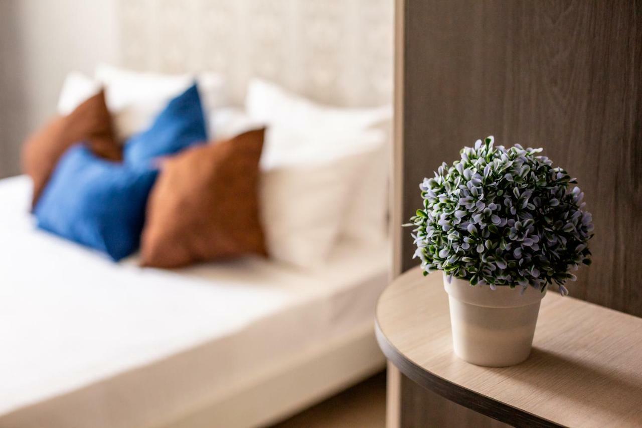 Alfa Apartments Kniazia Romana 11 リヴィウ エクステリア 写真