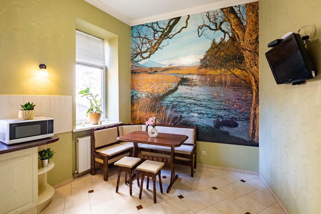 Alfa Apartments Kniazia Romana 11 リヴィウ エクステリア 写真