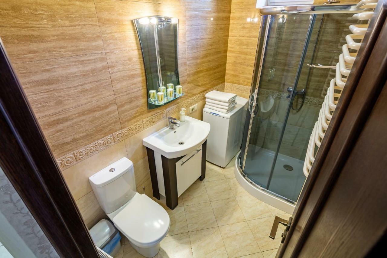 Alfa Apartments Kniazia Romana 11 リヴィウ エクステリア 写真