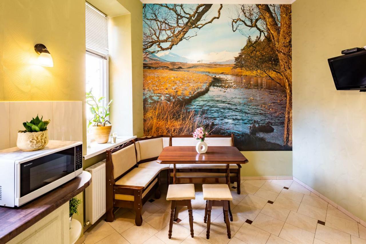 Alfa Apartments Kniazia Romana 11 リヴィウ エクステリア 写真