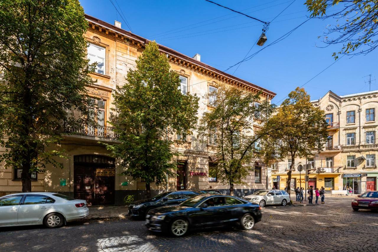 Alfa Apartments Kniazia Romana 11 リヴィウ エクステリア 写真