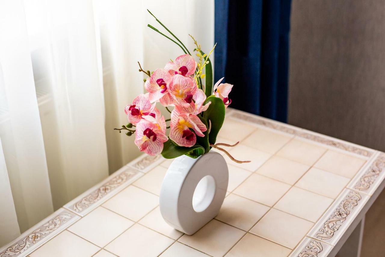 Alfa Apartments Kniazia Romana 11 リヴィウ エクステリア 写真