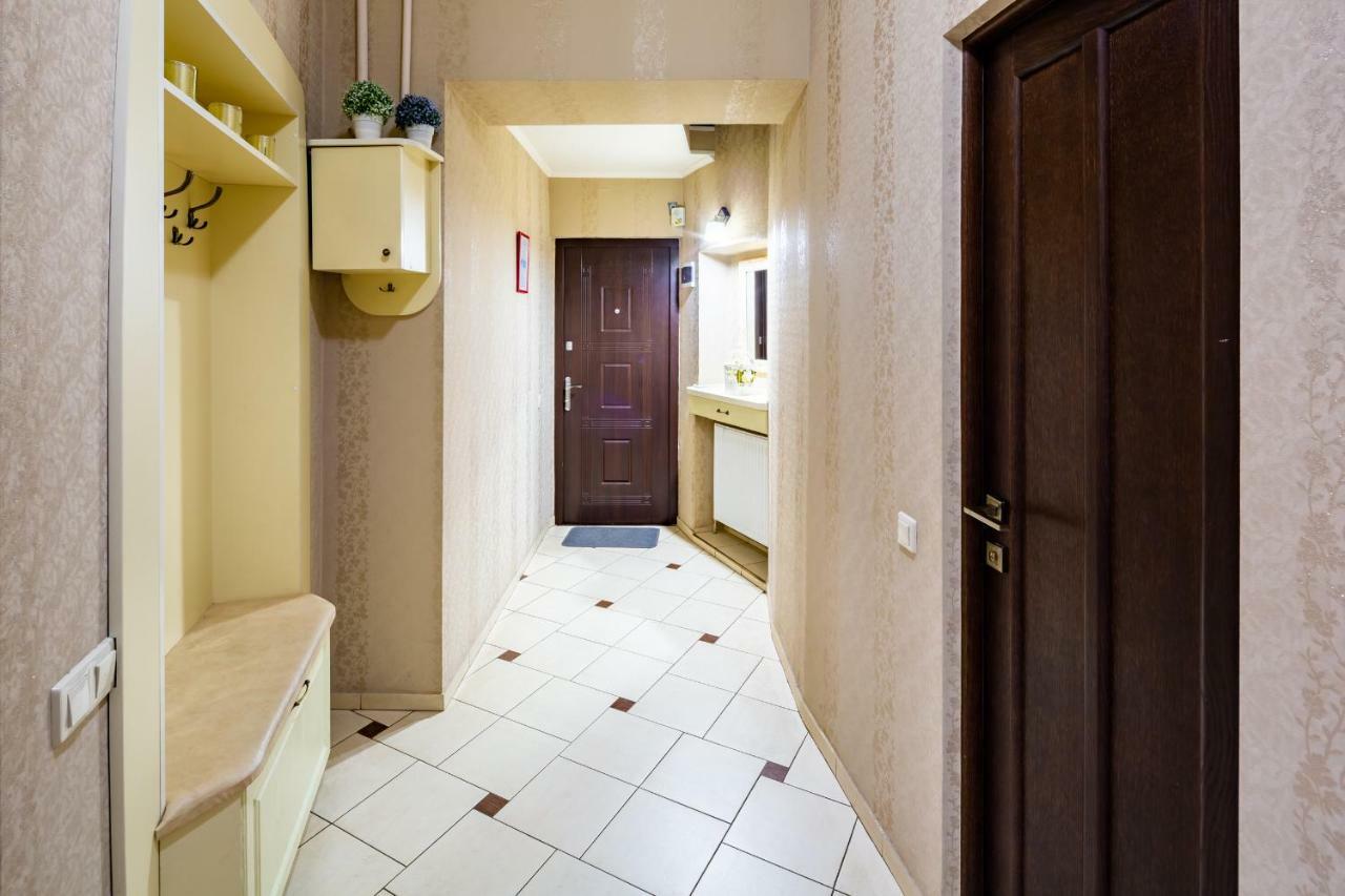 Alfa Apartments Kniazia Romana 11 リヴィウ エクステリア 写真