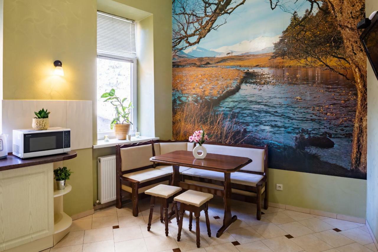 Alfa Apartments Kniazia Romana 11 リヴィウ エクステリア 写真
